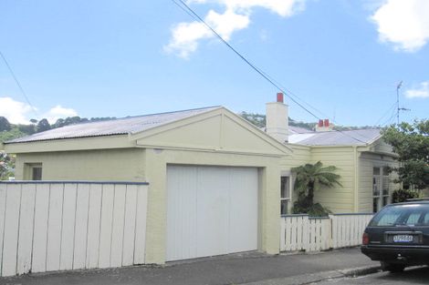 Photo of property in 2 Overtoun Terrace, Hataitai, Wellington, 6021