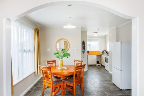 Photo of property in 9 Bristol Crescent, Roslyn, Palmerston North, 4414