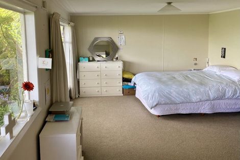 Photo of property in 70 Homebush Road, Khandallah, Wellington, 6035