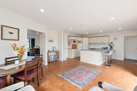 Photo of property in 122 Charles Prevost Drive, The Gardens, Auckland, 2105
