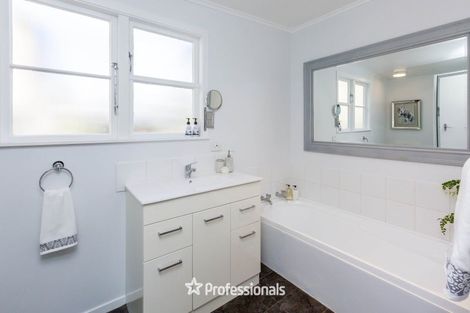 Photo of property in 13 Wood Street, Wallaceville, Upper Hutt, 5018