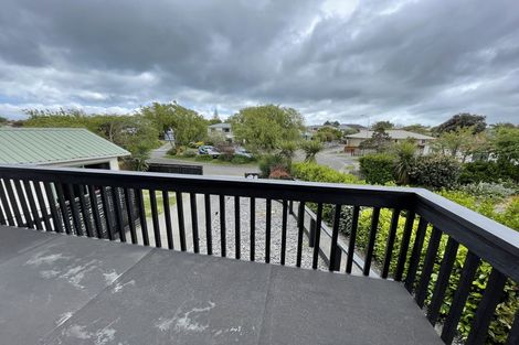 Photo of property in 7 Ross Grove, Paraparaumu, 5032