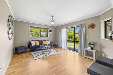 Photo of property in 19 Reybert Place, Massey, Auckland, 0614