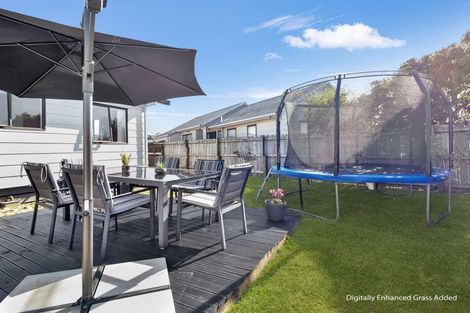 Photo of property in 12 Kentucky Crescent, Nawton, Hamilton, 3200