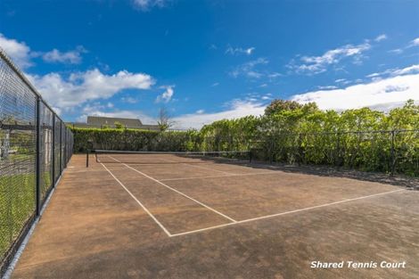 Photo of property in 18 Graven Court, Henderson, Auckland, 0612