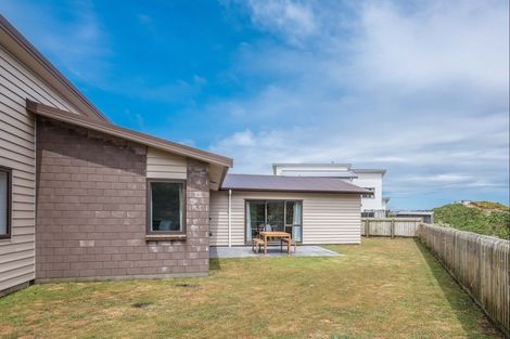 Photo of property in 15 Portmore Place, Grenada Village, Wellington, 6037