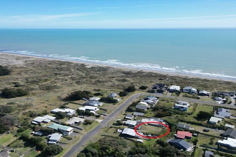 Photo of property in 13a Mack Street, Foxton Beach, Foxton, 4815