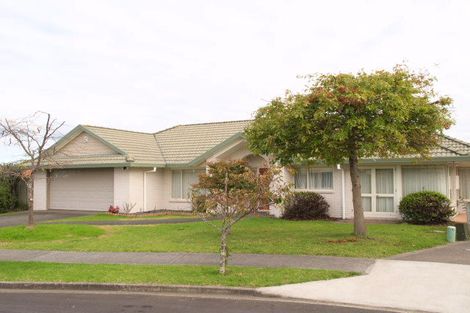 Photo of property in 2/12 Uldale Place, Northpark, Auckland, 2013