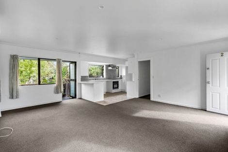 Photo of property in 2/43 Sabulite Road, Kelston, Auckland, 0602