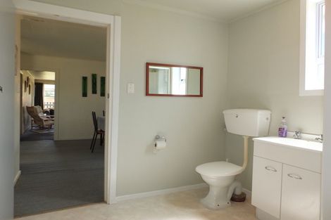 Photo of property in 13 Barber Street, Foxton Beach, Foxton, 4815