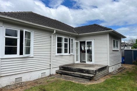 Photo of property in 56 Banbury Crescent, Fairfield, Hamilton, 3214