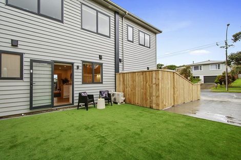 Photo of property in 10/17a Eastglen Road, Glen Eden, Auckland, 0602