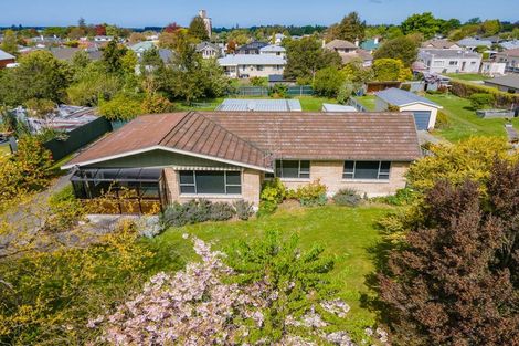 Photo of property in 65 Rhodes Street, Waimate, 7924