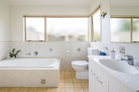 Photo of property in 4 Guildford Place, Rototuna North, Hamilton, 3210