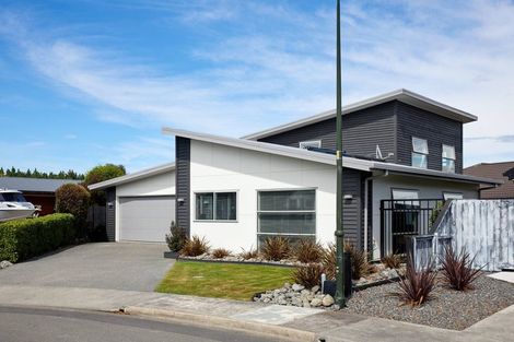 Photo of property in 13 Mcrae Gardens, Kaikoura Flat, Kaikoura, 7371