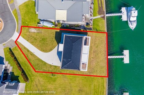 Photo of property in 21 Fred Carr Place, One Tree Point, 0118