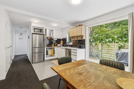 Photo of property in 8/74 Derwent Street, Island Bay, Wellington, 6023
