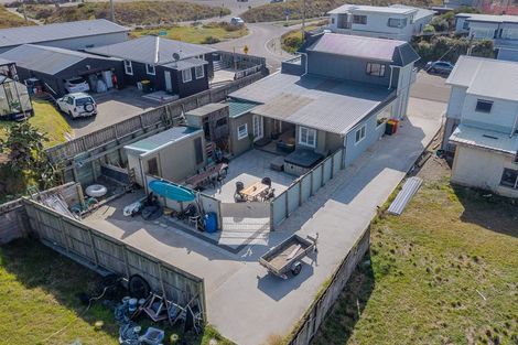 Photo of property in 16 Ocean Beach Street, Foxton Beach, Foxton, 4815