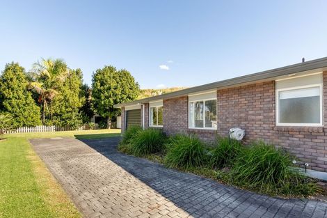 Photo of property in 4 Beach Grove, Omokoroa, 3114