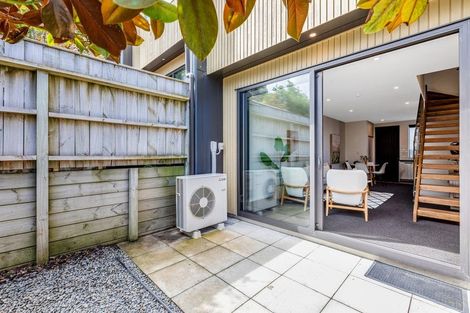 Photo of property in 12/20 Trent Street, Island Bay, Wellington, 6023