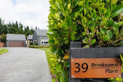 Photo of property in 39 Branksome Place, Aokautere, Palmerston North, 4471