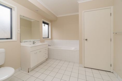 Photo of property in 16 Sambrooke Crescent, Flat Bush, Auckland, 2019