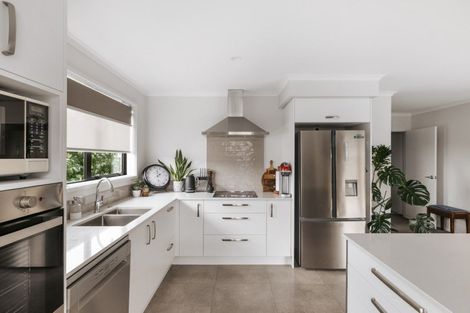 Photo of property in 24 Taffe Crescent, Pyes Pa, Tauranga, 3112