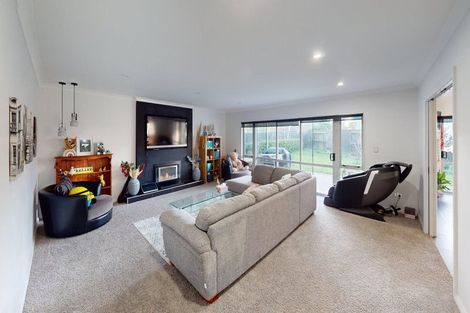 Photo of property in 6 D'urville Place, Kelvin Grove, Palmerston North, 4414