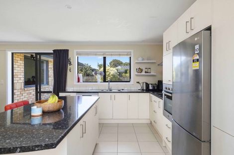 Photo of property in 41 Breaker Grove, Waiuku, 2123