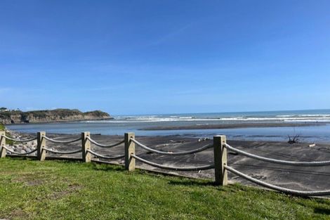 Photo of property in 8 Point Road, Mokau, 4376