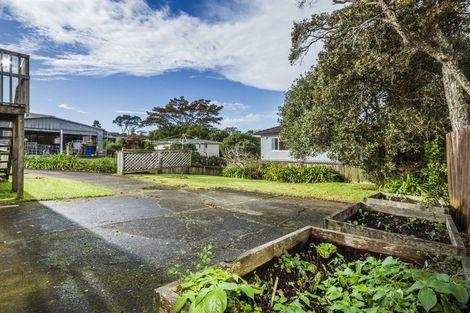 Photo of property in 1/15 Alamein Avenue, Belmont, Auckland, 0622