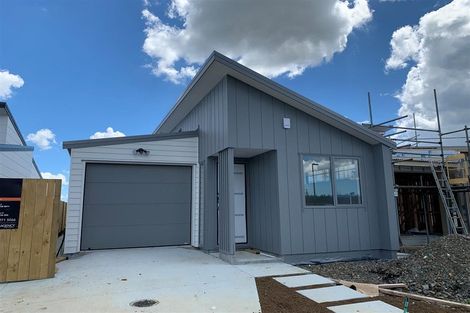 Photo of property in 11 Clayden Shuttleworth Street, Papakura, 2110