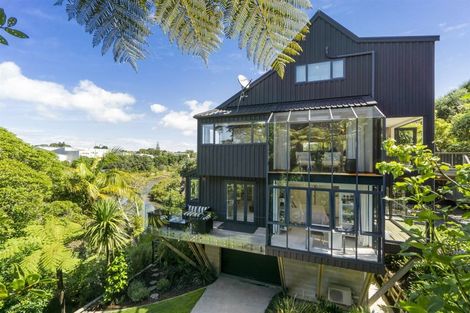Photo of property in 17b Rangitoto Terrace, Milford, Auckland, 0620