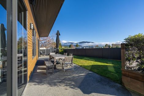 Photo of property in 21 Pop Andrew Drive, Te Anau, 9600