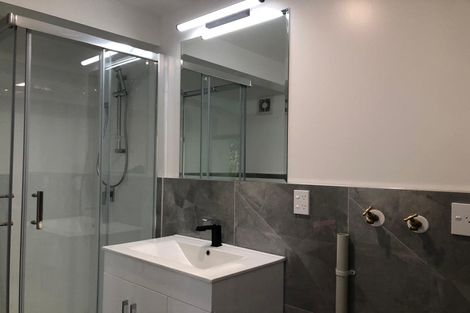 Photo of property in 14 Kilcar Place, Massey, Auckland, 0614