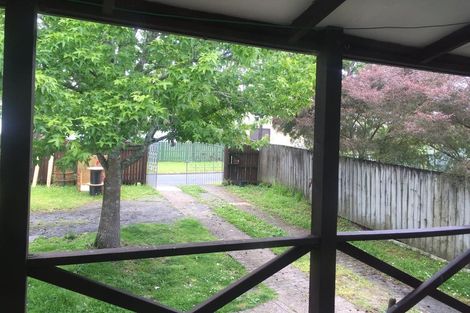 Photo of property in 12 Mile Place, Henderson, Auckland, 0612