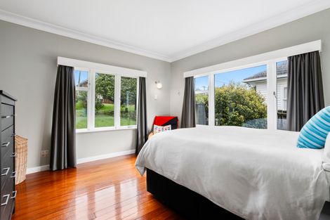 Photo of property in 32 Evans Road, Glen Eden, Auckland, 0602