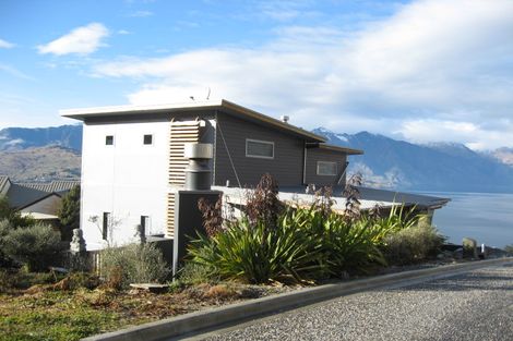 Photo of property in 2 Lordens Place, Fernhill, Queenstown, 9300
