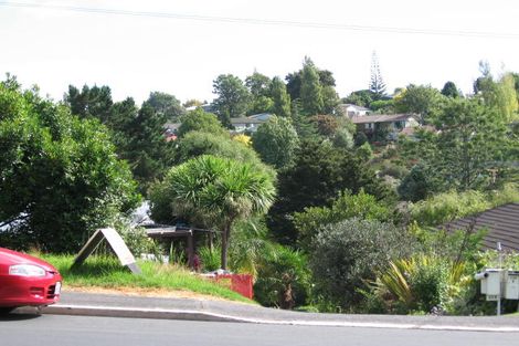 Photo of property in 2/113 Eskdale Road, Birkdale, Auckland, 0626