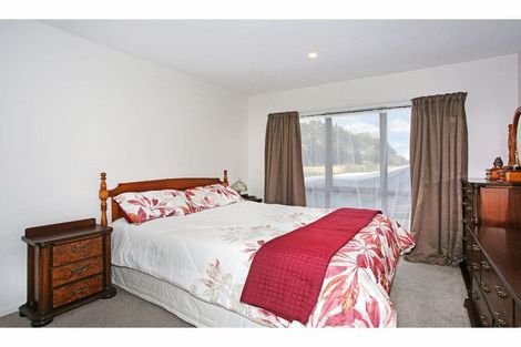 Photo of property in 9 Rere Awa Road, Glenbrook, 2681