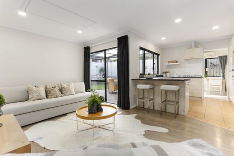 Photo of property in 7 Berkshire Terrace, Massey, Auckland, 0614