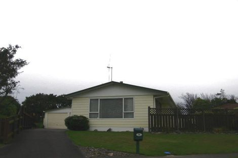 Photo of property in 24 Cecil Place, Cloverlea, Palmerston North, 4412
