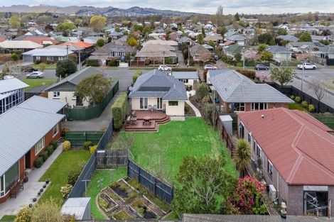 Photo of property in 43 Daniels Road, Redwood, Christchurch, 8051