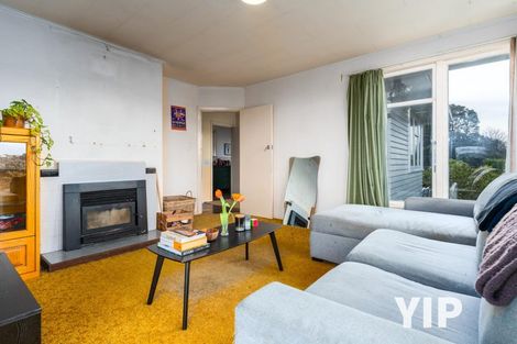 Photo of property in 106 Ruskin Road, Newlands, Wellington, 6037