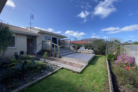 Photo of property in 18 Waru Nui Court, Orewa, 0931