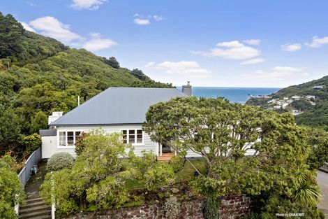 Photo of property in 54c Hungerford Road, Houghton Bay, Wellington, 6023