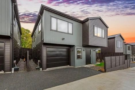Photo of property in 56c Donovan Avenue, Massey, Auckland, 0614