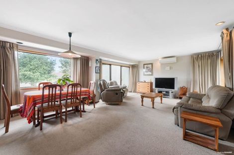 Photo of property in 15 Banksia Place, Goodwood Heights, Auckland, 2105