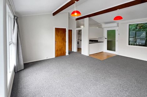 Photo of property in 32 Ngaio Road, Kelburn, Wellington, 6012