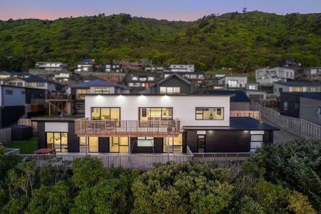 Photo of property in 94 Kotare Street, Waikanae, 5036